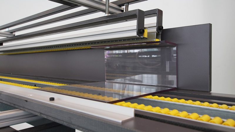 Acrylic bending machine